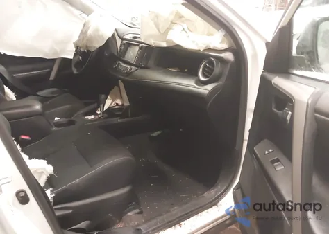 2017 Toyota Rav4 Xle z USA, uszkodzony, nr VIN 2T3RFREV6HW635603